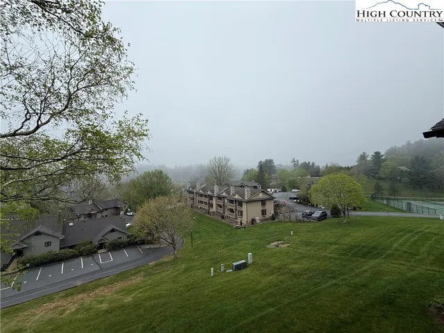 $349,900 | 908 Chetola Lake Drive, Unit 303 WREN, Blowing Rock, NC 28605