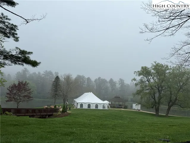 $349,900 | 908 Chetola Lake Drive, Unit 303 WREN, Blowing Rock, NC 28605