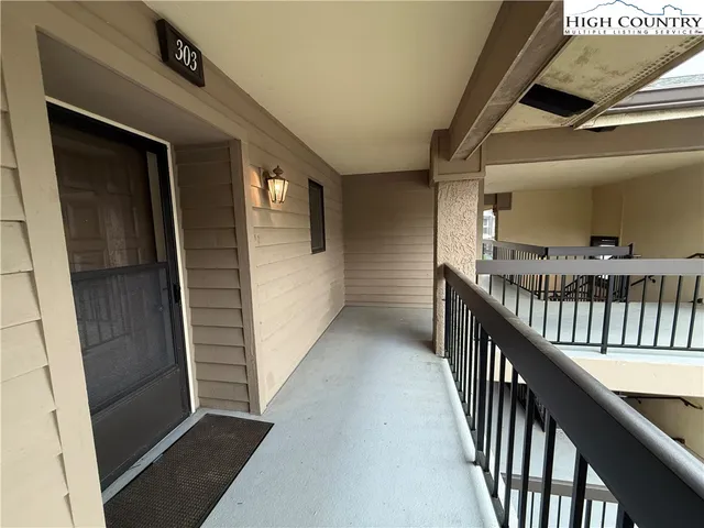 $349,900 | 908 Chetola Lake Drive, Unit 303 WREN, Blowing Rock, NC 28605