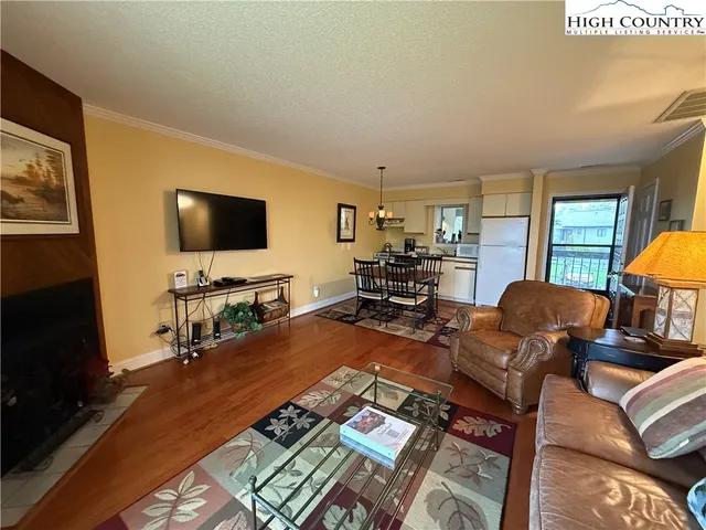 $349,900 | 908 Chetola Lake Drive, Unit 303 WREN, Blowing Rock, NC 28605