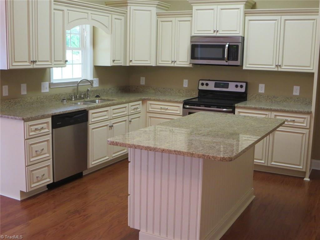 2022 Springwood Road Asheboro, NC 27205 - Photo 7 of 20 Kitchen - Center Island