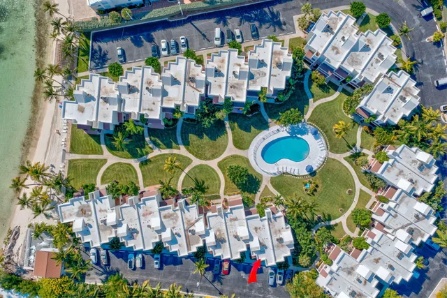 $625,000 | 601 West Ocean Drive, Unit 407C, Key Colony Beach, FL 33051