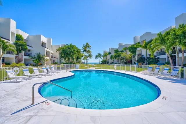 $625,000 | 601 West Ocean Drive, Unit 407C, Key Colony Beach, FL 33051