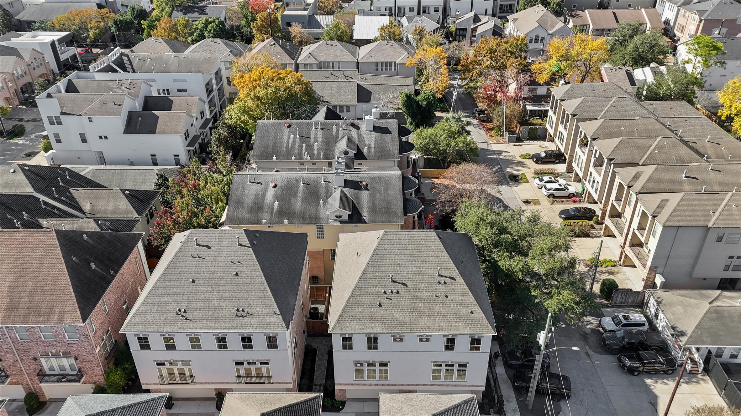 5407 Dickson Street Houston, TX 77007 - Photo 27 of 31 an aerial view of residential houses with outdoor space