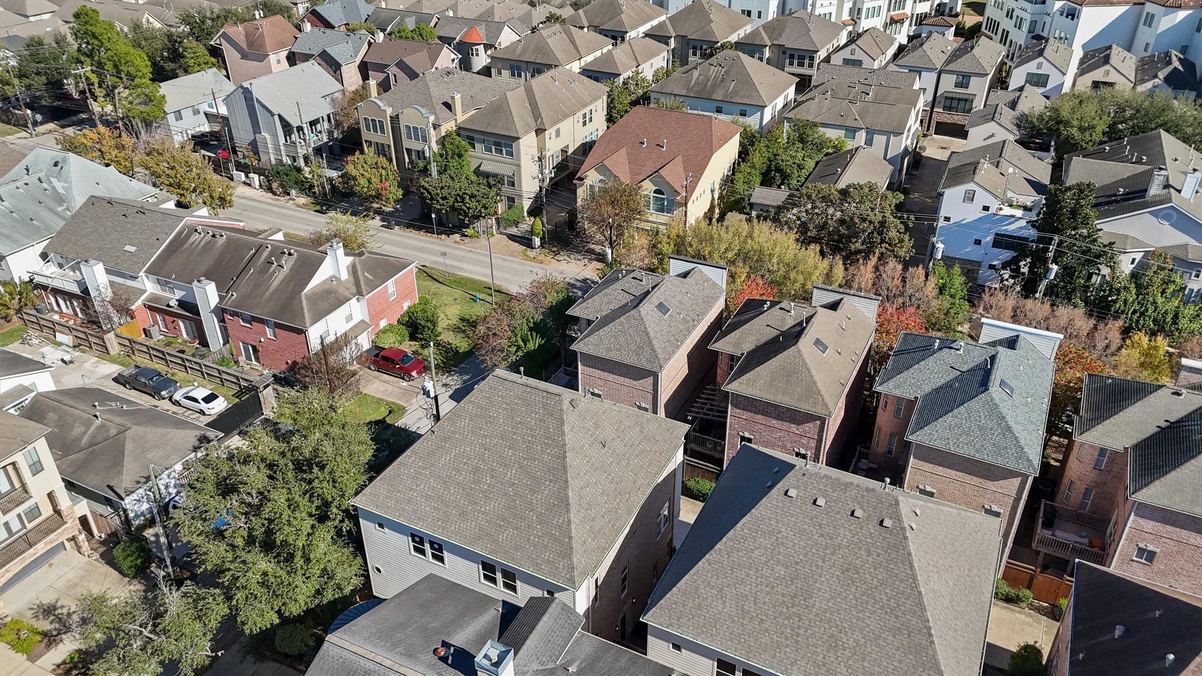 5407 Dickson Street Houston, TX 77007 - Photo 29 of 31 an aerial view of a residential houses with outdoor space