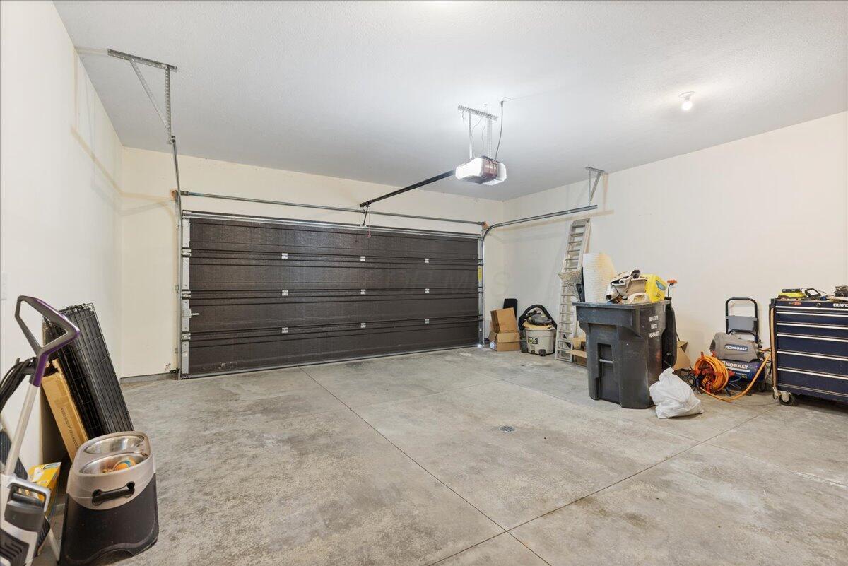 11700 Tucker Road Mount Vernon, OH 43050 - Photo 19 of 32 Garage