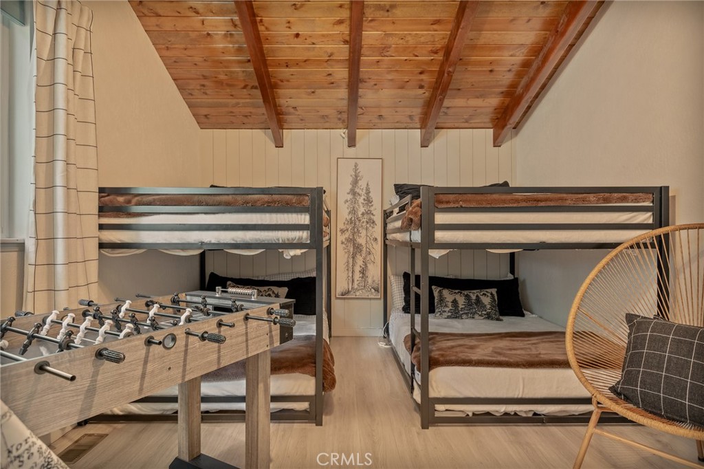 373 Summit Road Lake Arrowhead, CA 92352 - Photo 9 of 41 a view of entryway