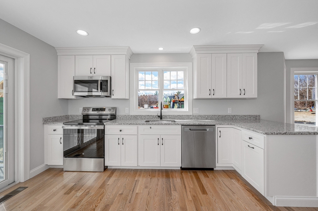 15 Lewis Farm Road, Unit 15 Dracut, MA 01826 - Photo 13 of 42