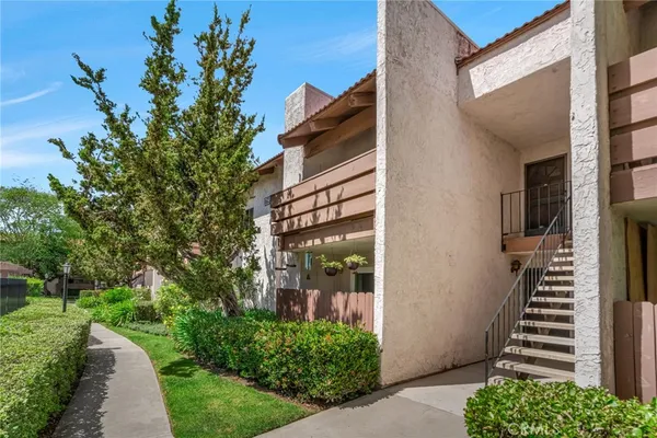$449,999 | 17554 Vandenberg Lane, Unit 19, Tustin, CA 92780