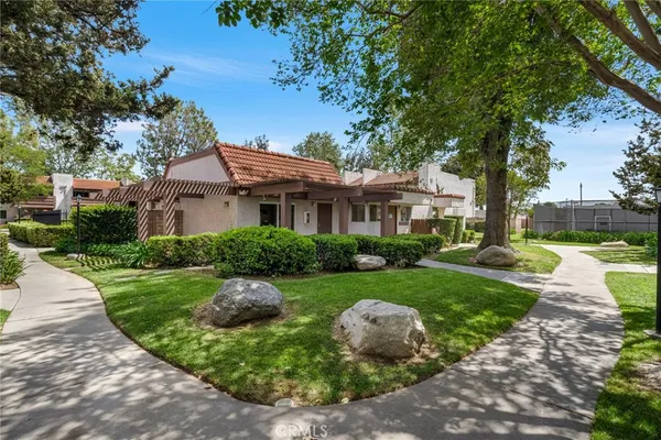 $449,999 | 17554 Vandenberg Lane, Unit 19, Tustin, CA 92780
