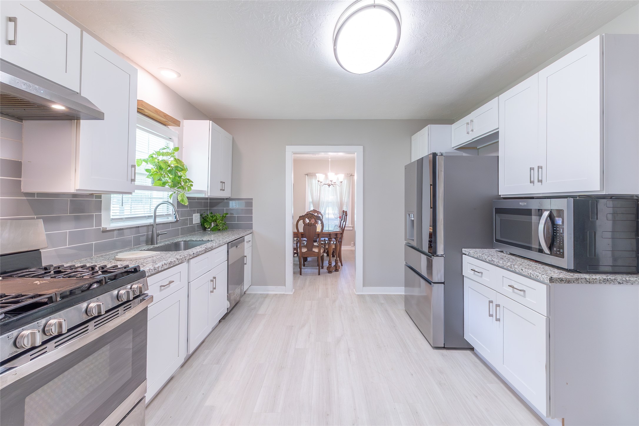 2118 Rolling Hills Road Conroe, TX 77303 - Photo 15 of 39 Modern finishes and thoughtful design make this kitchen both beautiful and practical.