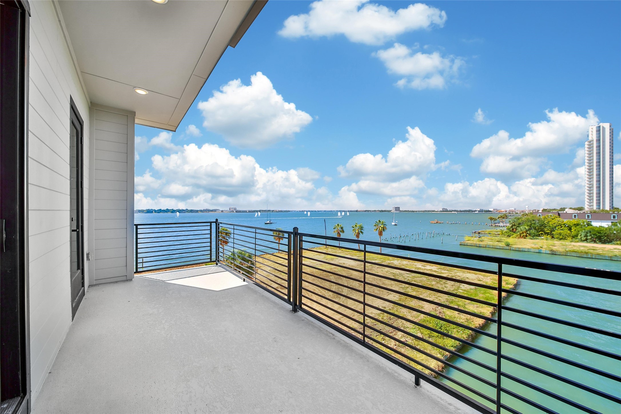 4412 Tucker Lane Seabrook, TX 77586 - Photo 34 of 41 a view of outdoor space and city view