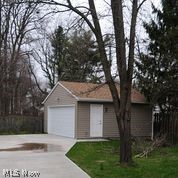 4069 Bluestone Road Cleveland Heights, OH 44121 - Photo 5 of 33