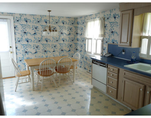 61 Evelyn Road Needham, MA 02494 - Photo 3 of 8