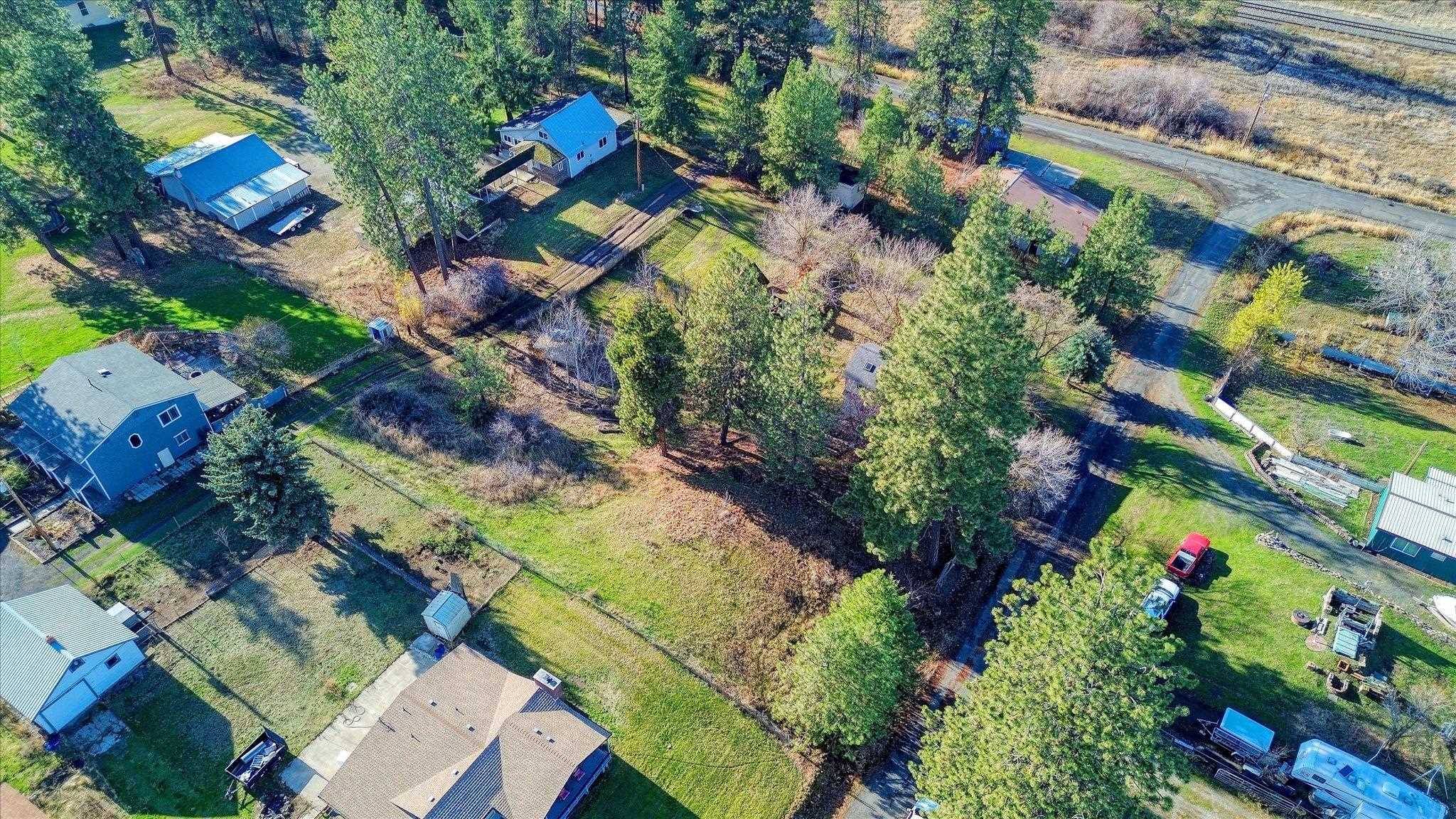 14302 East Robert Road Mica, WA 99023 - Photo 16 of 30