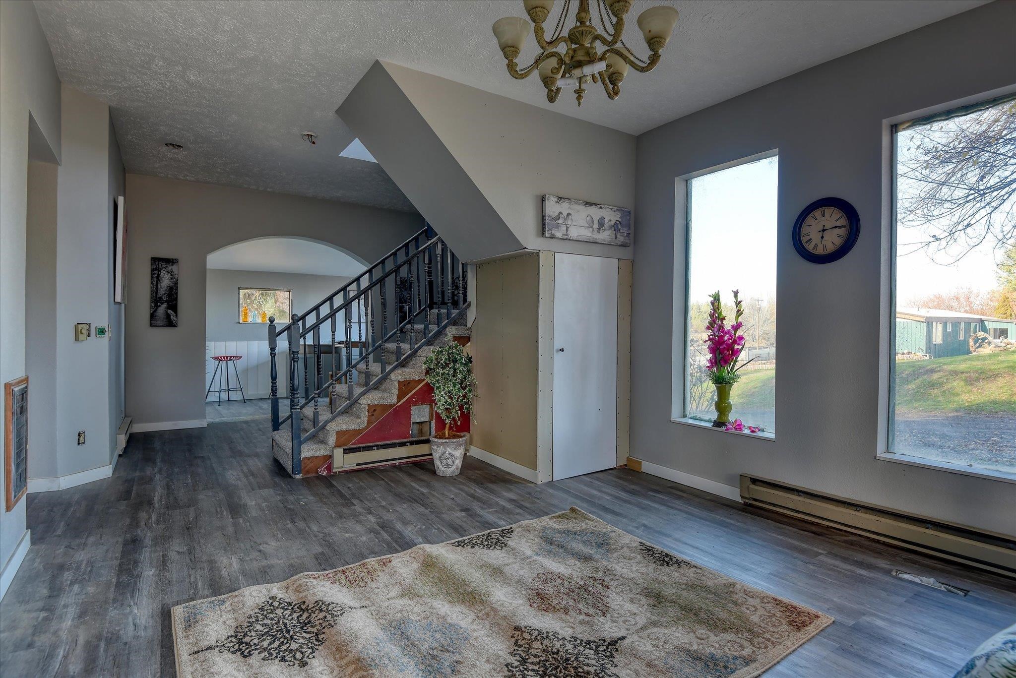 14302 East Robert Road Mica, WA 99023 - Photo 3 of 30