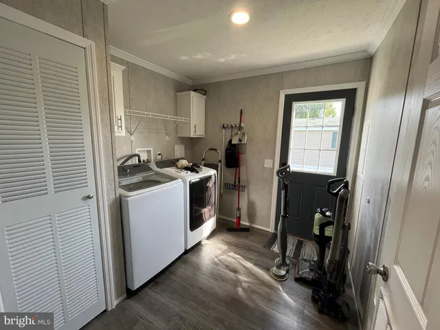 a view of a room with washing machine