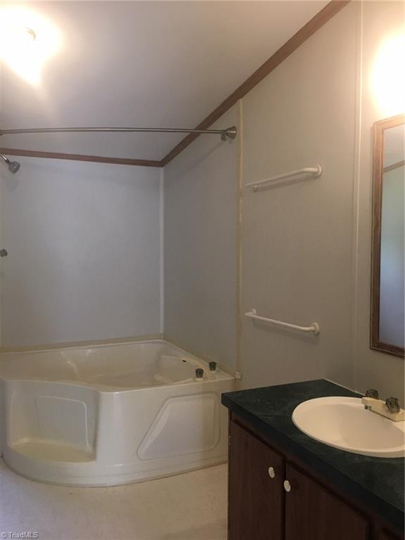 5563 Farmstead Road Seagrove, NC 27341 - Photo 16 of 22 Gallery Image 16