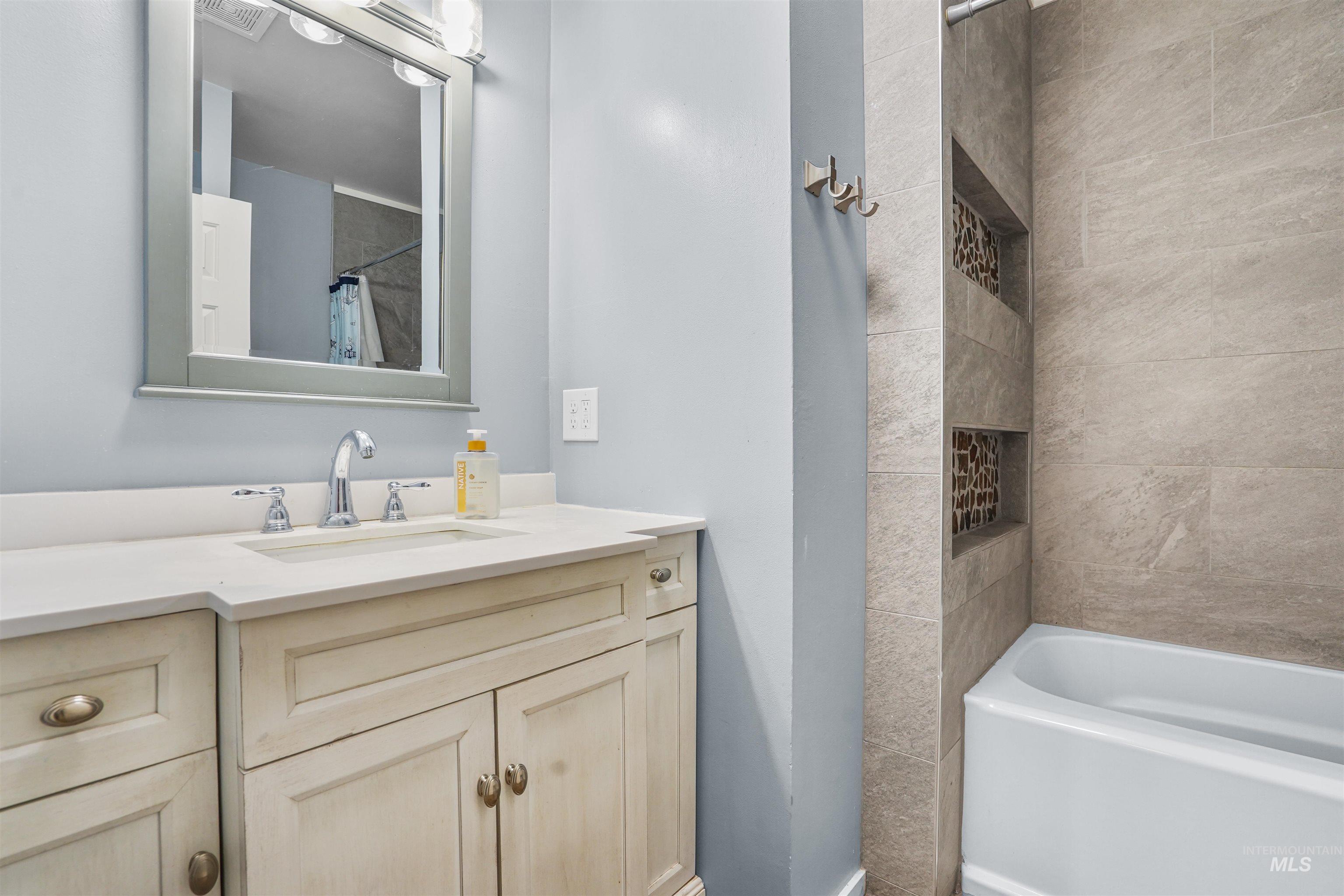 2242 Almo Avenue Burley, ID 83318 - Photo 16 of 33