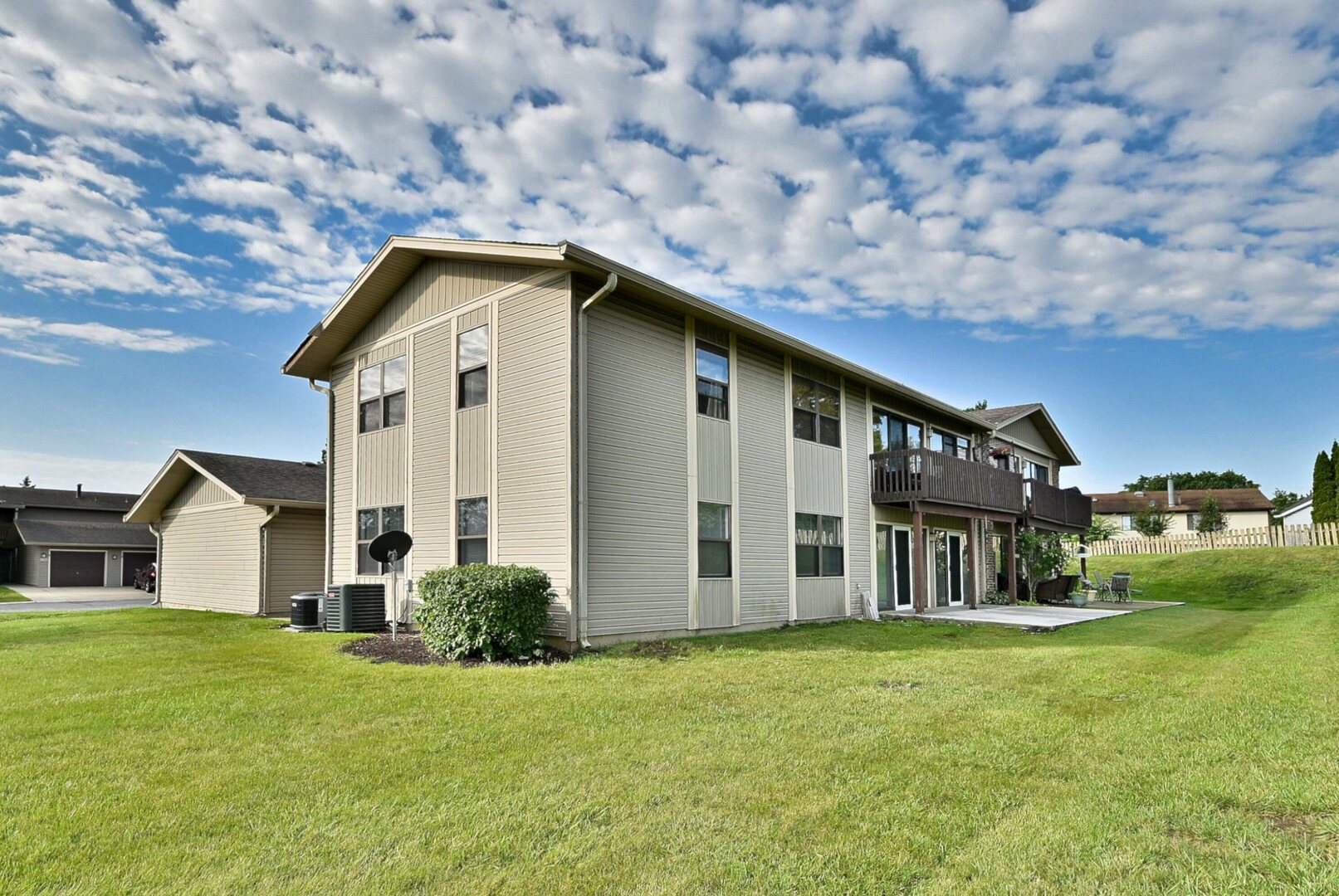 1395 Alpine Court, Unit C Hanover Park, IL 60133 - Photo 29 of 31 a house view with a garden space