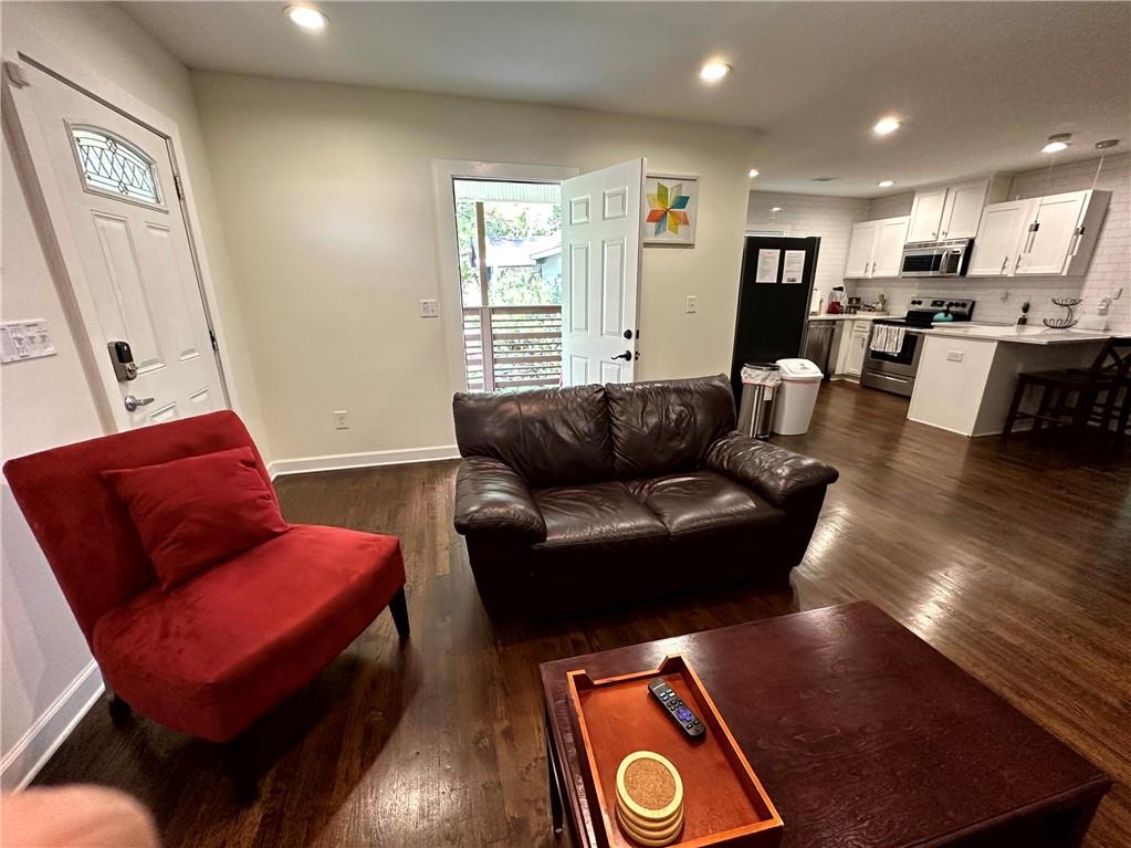 1082 Mayson Turner Road Northwest Atlanta, GA 30314 - Photo 14 of 34 Gallery Image 14