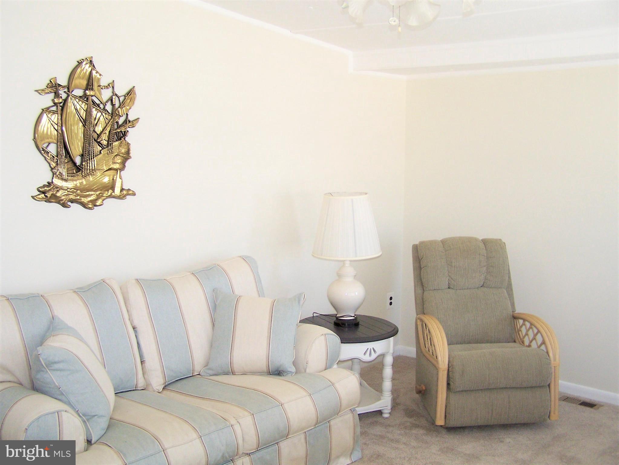 13220 Colonial Road Ocean City, MD 21842 - Photo 13 of 51 Living Room