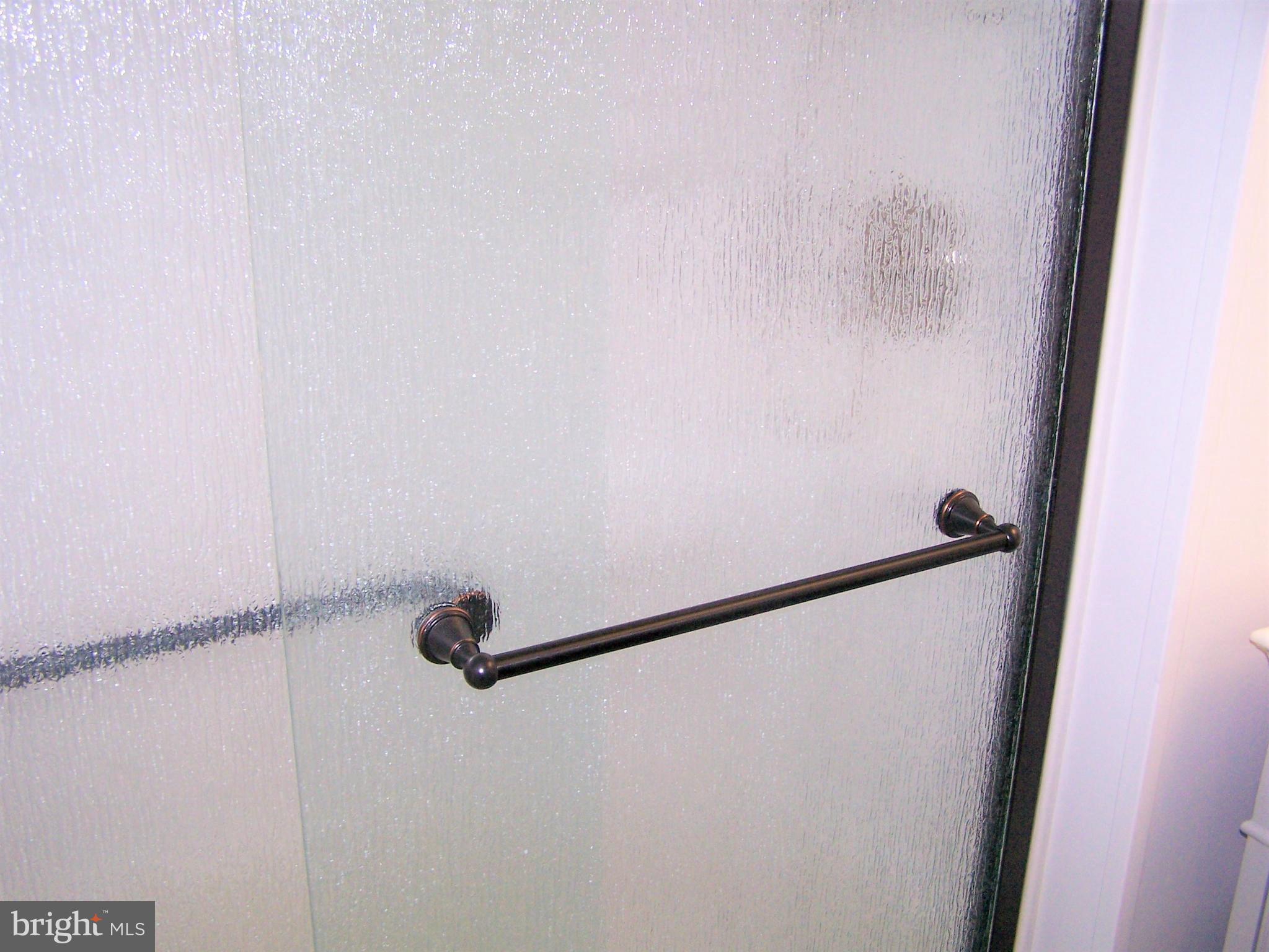 13220 Colonial Road Ocean City, MD 21842 - Photo 31 of 51 Full Size Shower with Sliding Doors