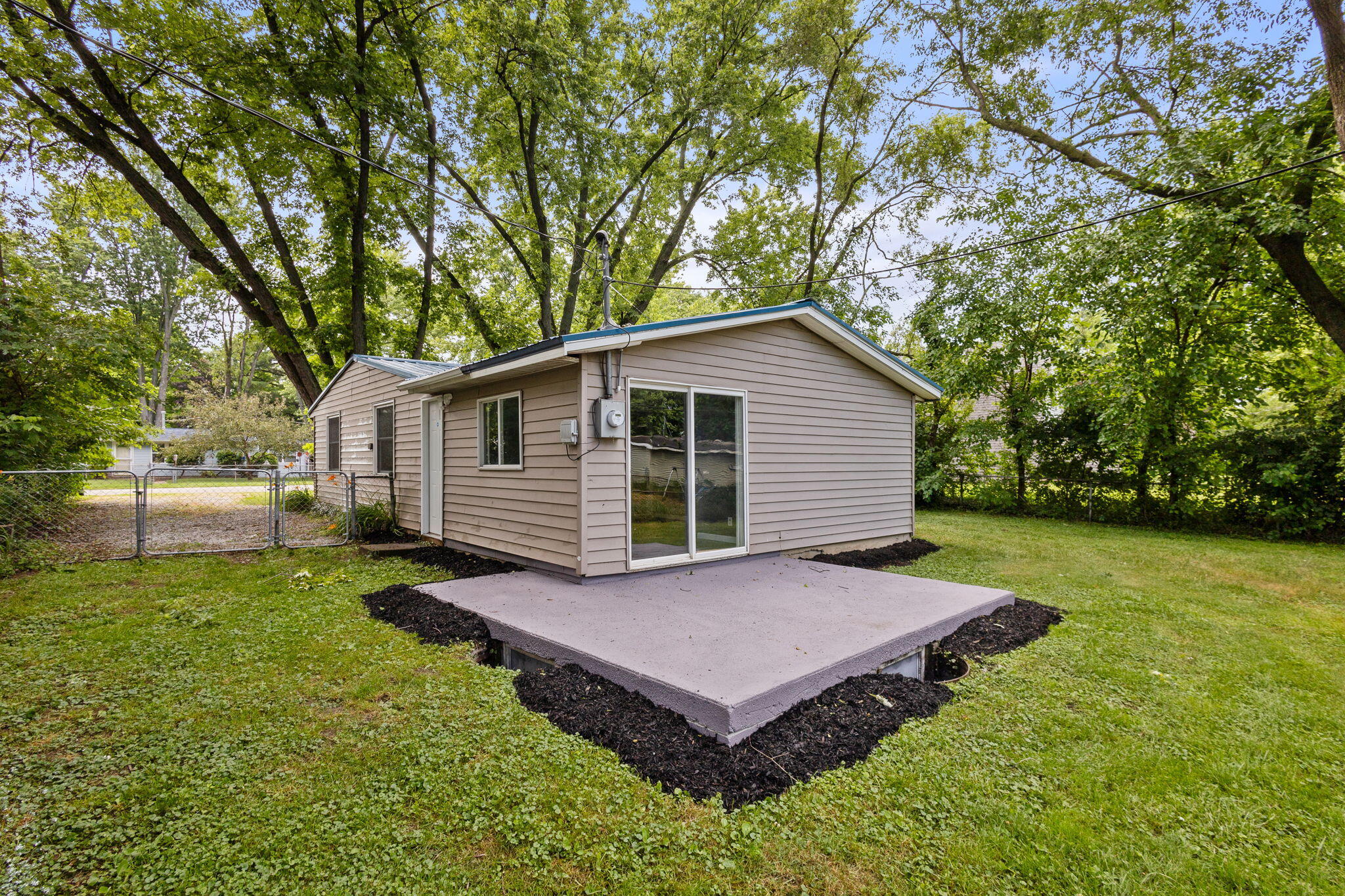 413 Exeter Road Kingsford Heights, IN 46346 - Photo 25 of 28 2048x1365