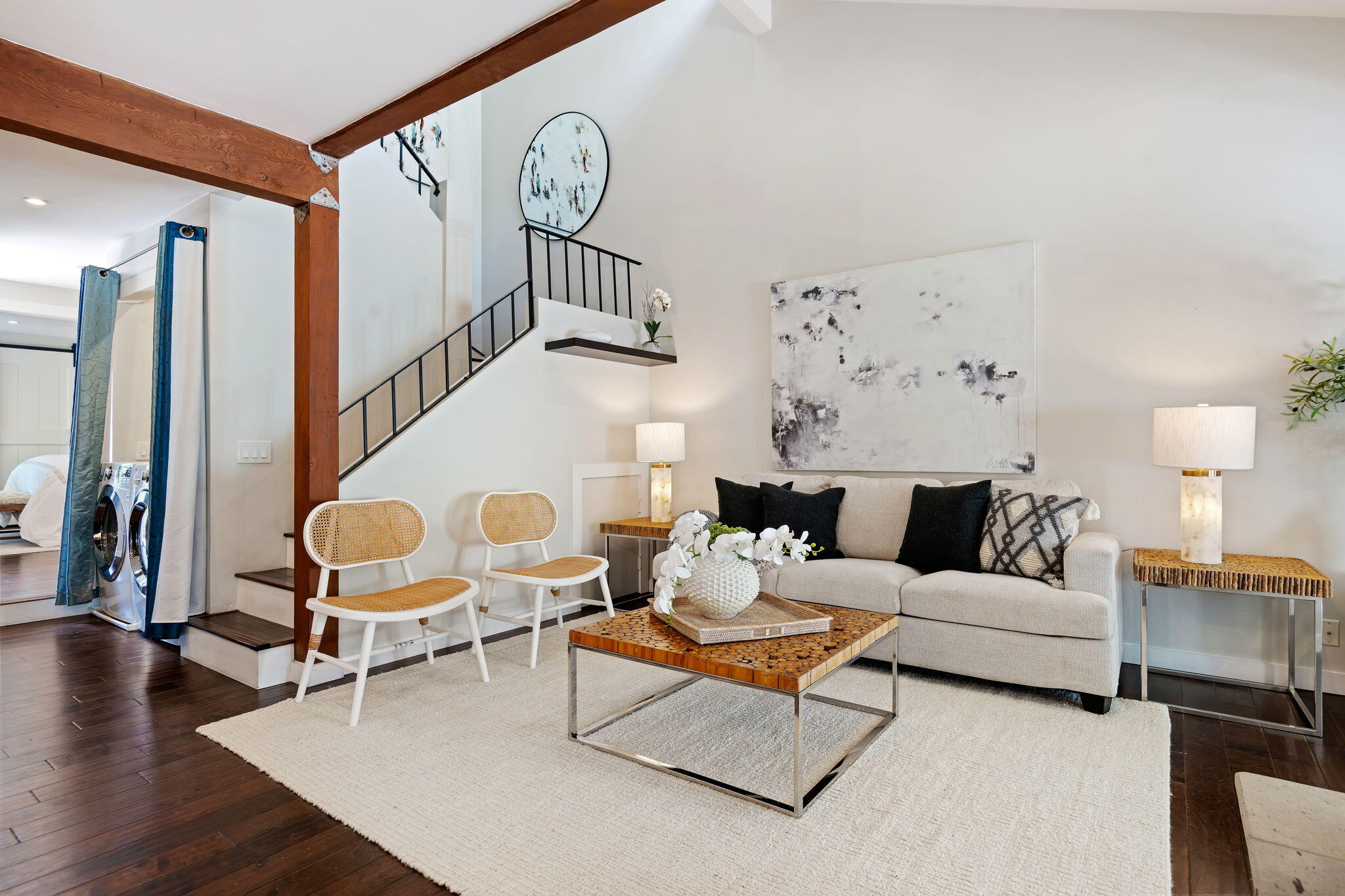4039 Primavera Road, Unit 5 Santa Barbara, CA 93110 - Photo 7 of 32 Living Room