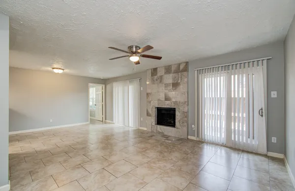 $1,250 | 10555 Turtlewood Court, Unit 2802, Houston, TX 77072