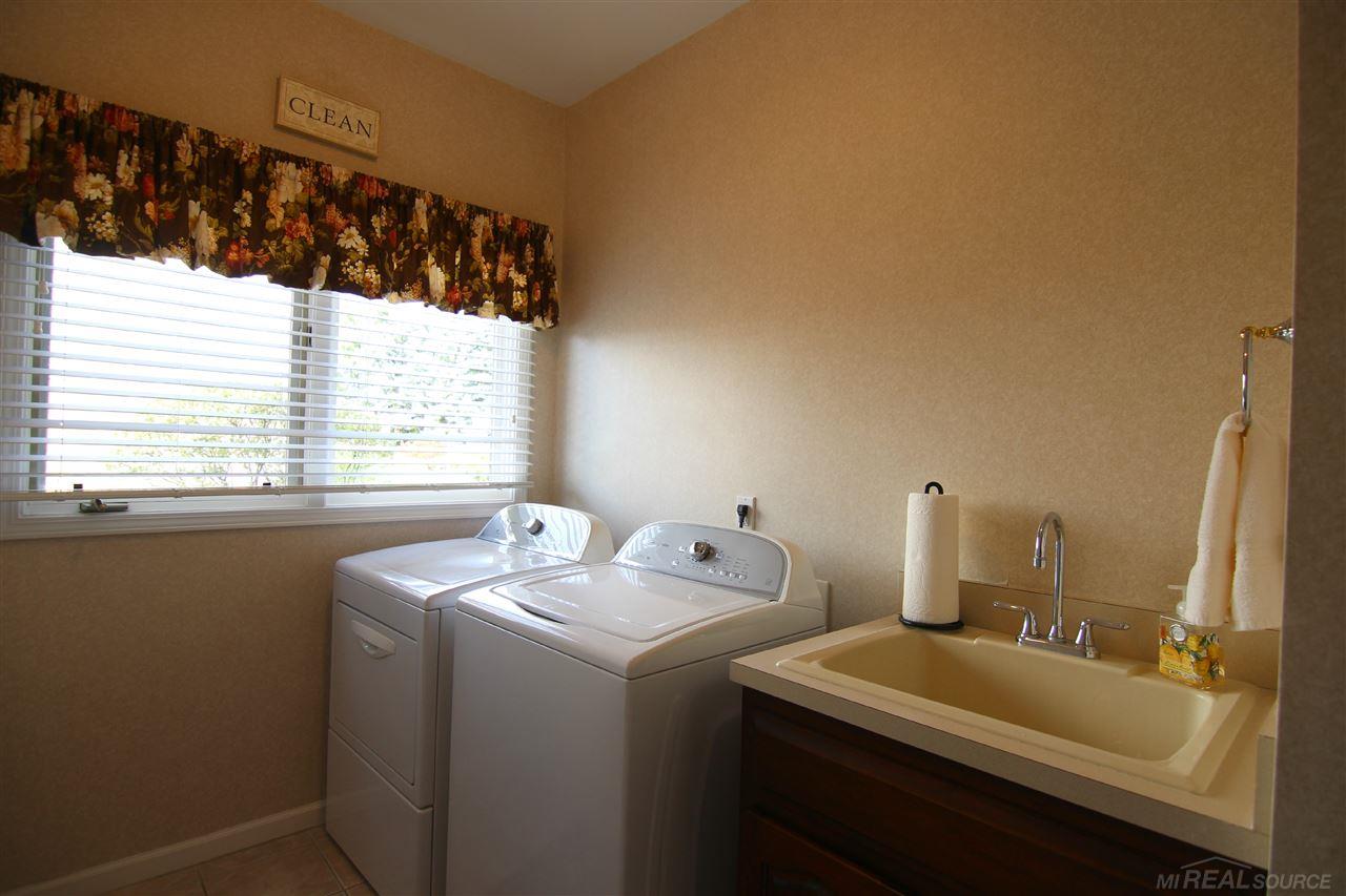 3178 Hedgewood Lane Rochester Hills, MI 48309 - Photo 23 of 40