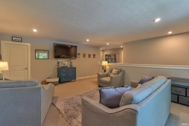 $369,000 | 2741 Marycrest Drive, Evansville, IN 47712