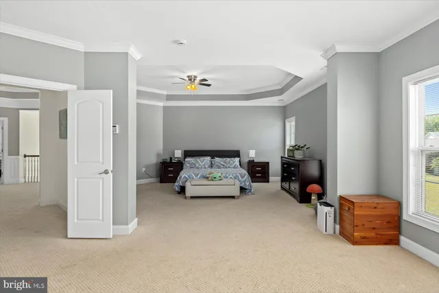 a view of livingroom with furniture