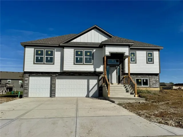 $458,950 | 15610 Sheridan Court, Basehor, KS 66007