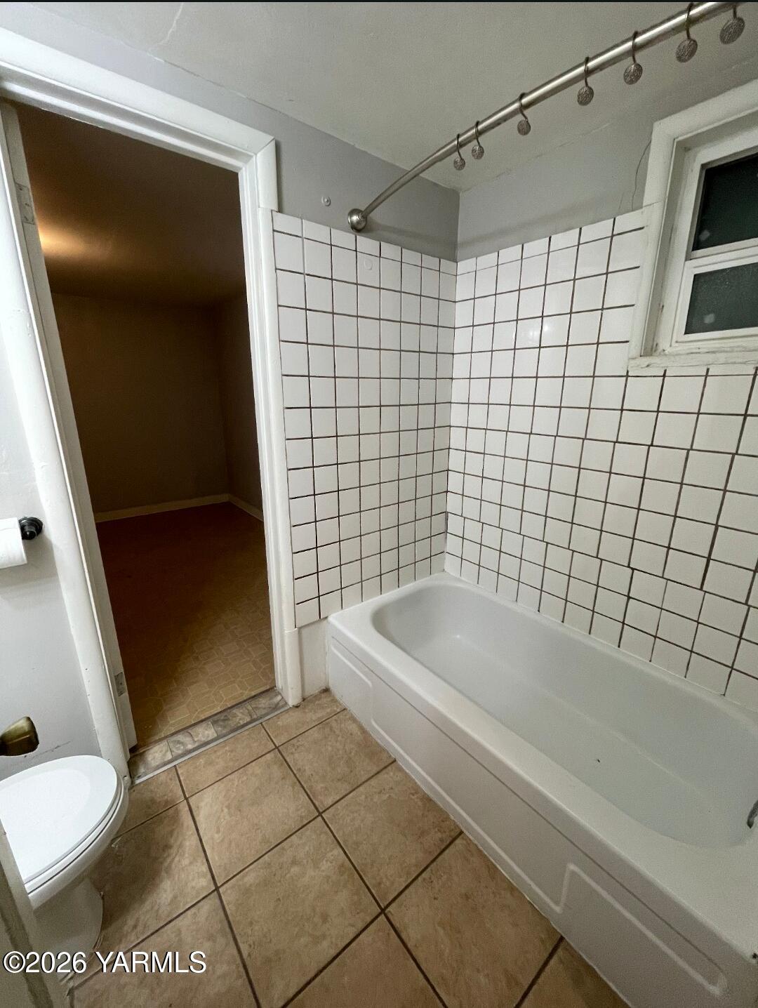 204 Ave F Grandview, WA 98930 - Photo 9 of 10 Screenshot_20260501-230053.Messages