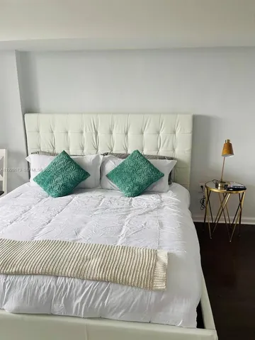 $3,500 | 10275 Collins Avenue, Unit 327, Bal Harbour, FL 33154