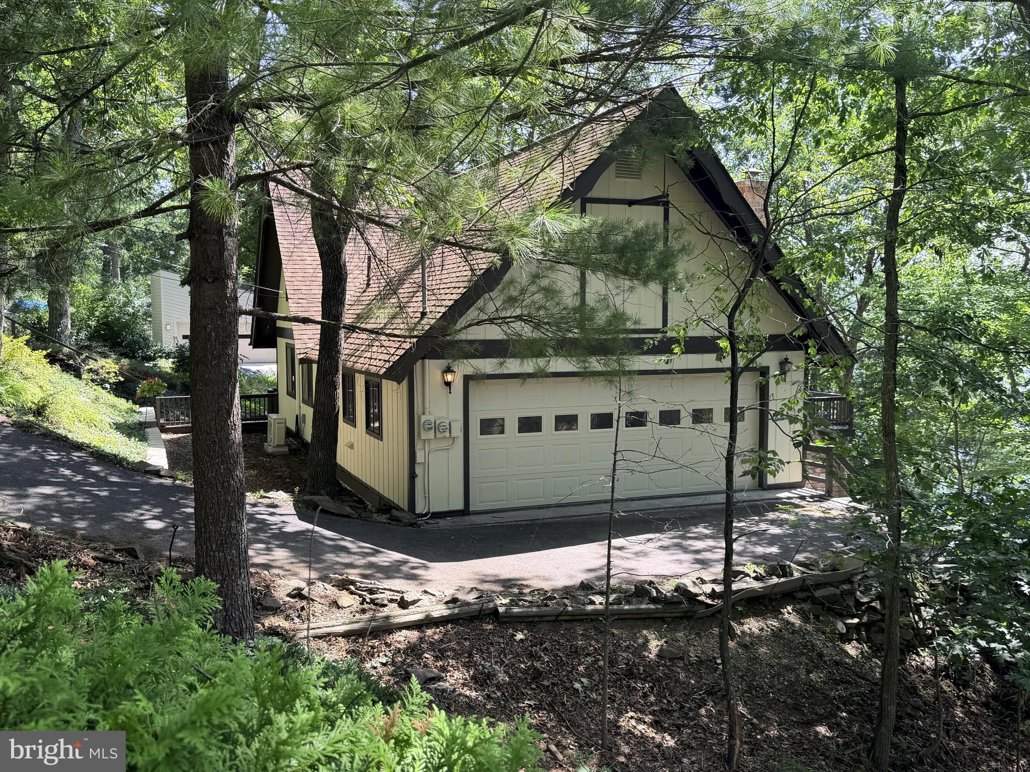 233 Sunset Circle Cross Junction, VA 22625 - Photo 5 of 46 Oversized 2-Car Garage