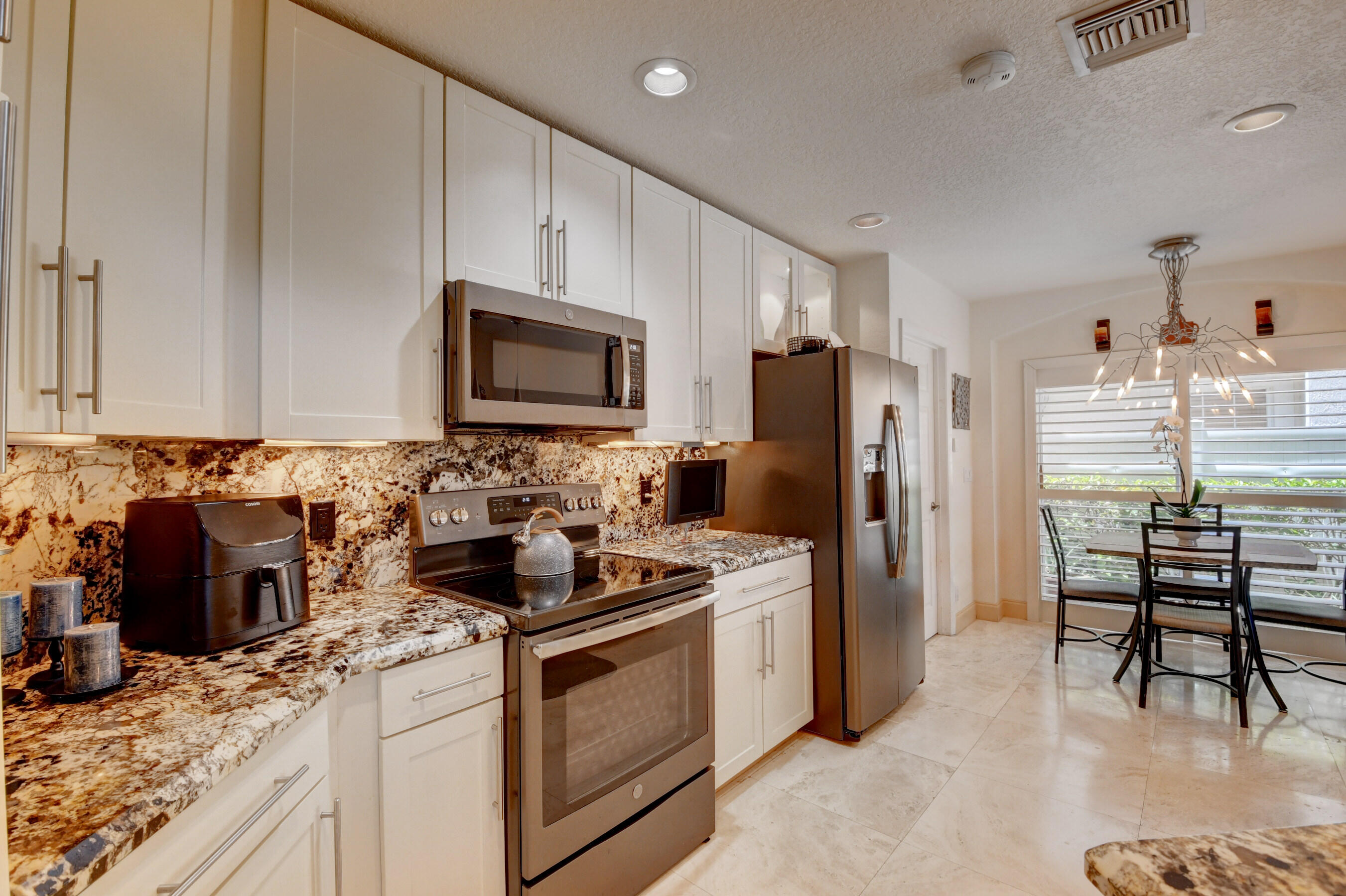 6234 Brava Way Boca Raton, FL 33433 - Photo 7 of 59 DSC_9078_79_80_81_82