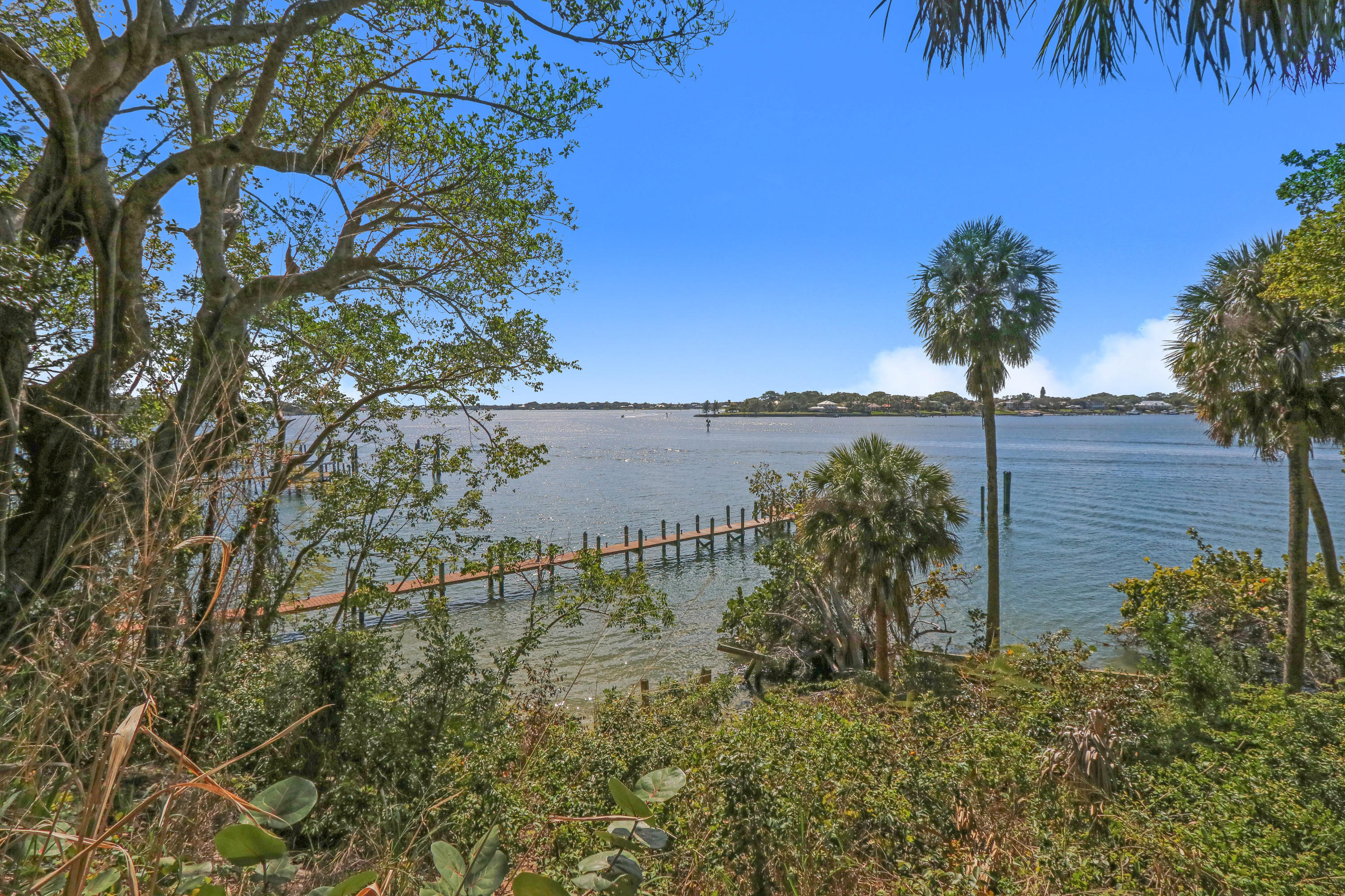 131 South River Road Sewall's Point, FL 34996 - Photo 5 of 15 view