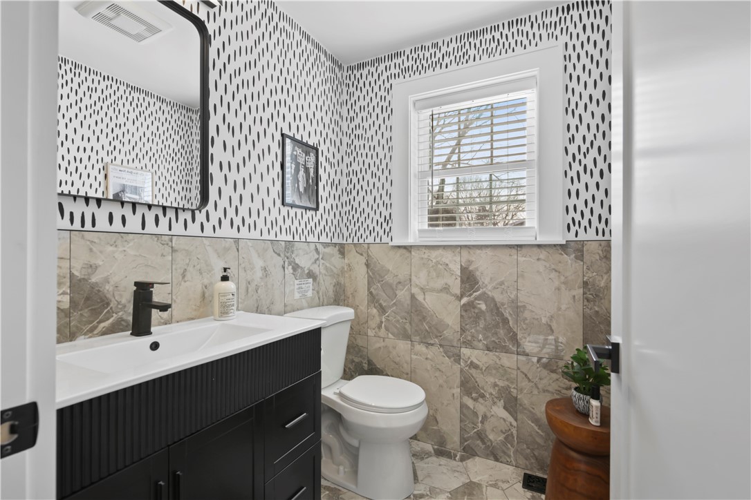 45 Bellevue Avenue Westerly, RI 02891 - Photo 5 of 26