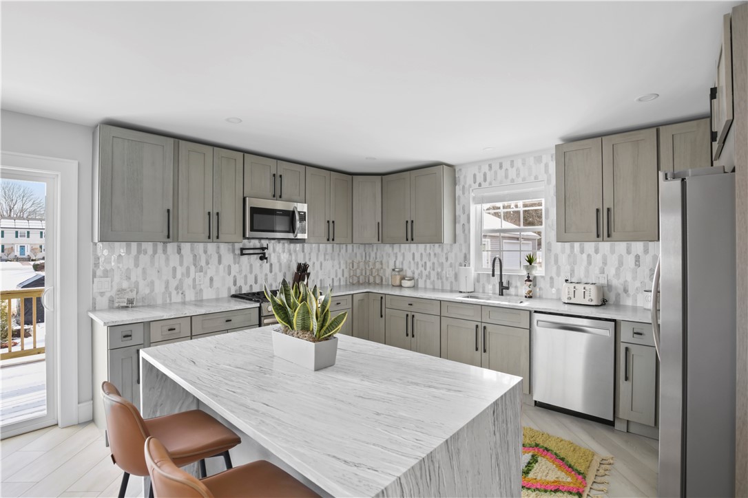 45 Bellevue Avenue Westerly, RI 02891 - Photo 7 of 26