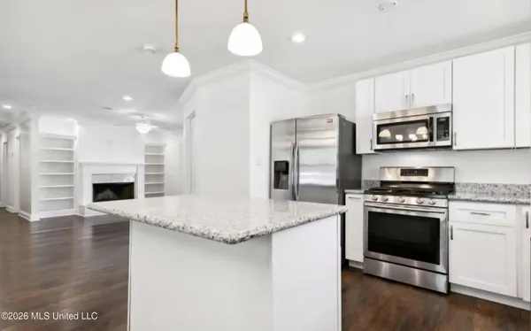 $2,100 | 2700 Hargrove Drive, Ocean Springs, MS 39564