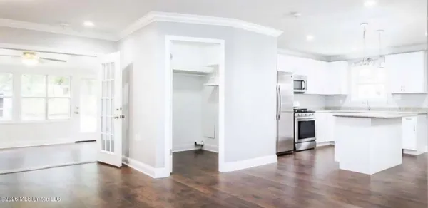 $2,100 | 2700 Hargrove Drive, Ocean Springs, MS 39564