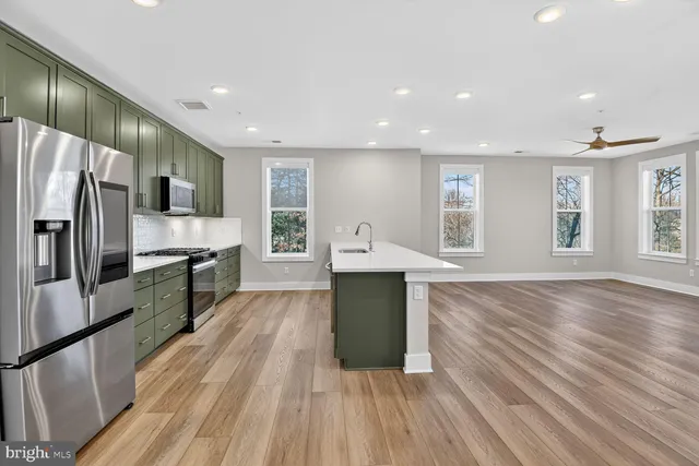 $725,000 | 76 Old Mill Bottom Road North, Unit 301, Annapolis, MD 21409