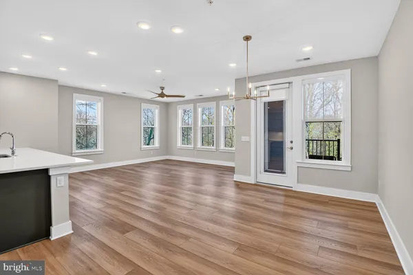 $709,000 | 76 Old Mill Bottom Road North, Unit 301, Annapolis, MD 21409