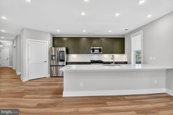 $709,000 | 76 Old Mill Bottom Road North, Unit 301, Annapolis, MD 21409