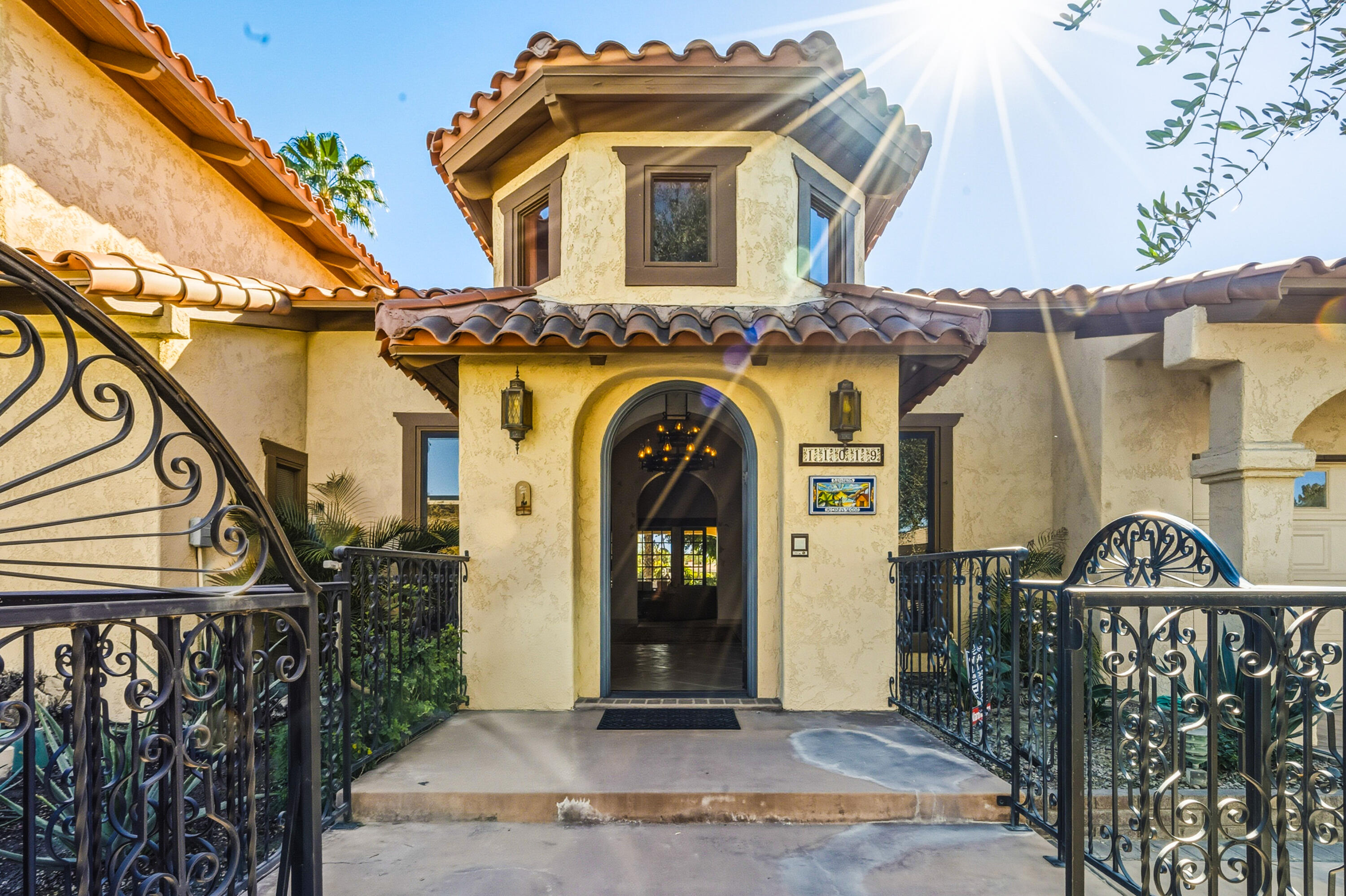 11019 Muirfield Drive Rancho Mirage, CA 92270 - Photo 4 of 93 75_11019_MUIRFIELD_LUCIOBERNAL-11