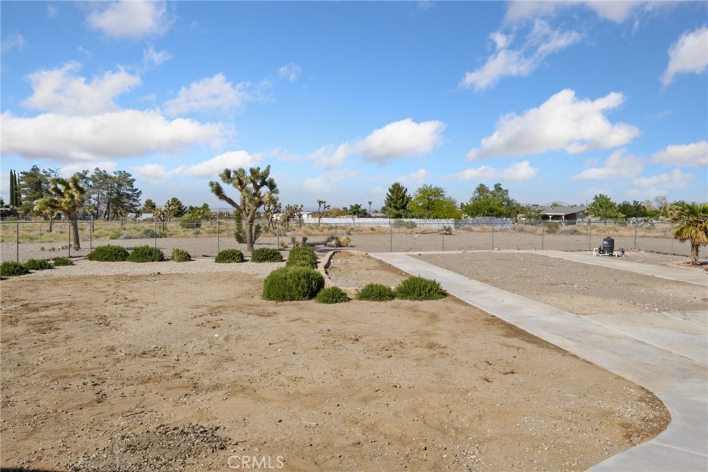11025 El Esteban Road Phelan, CA 92371 - Photo 37 of 54