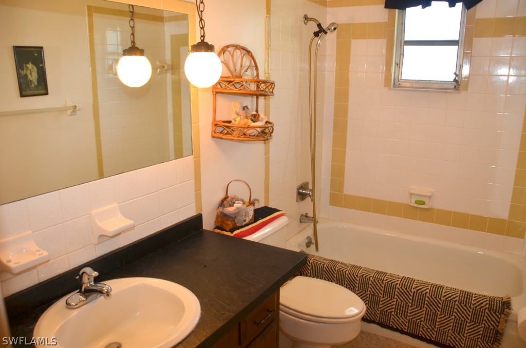180 Dundee Road Fort Myers Beach, FL 33931 - Photo 13 of 25 Gallery Image 13