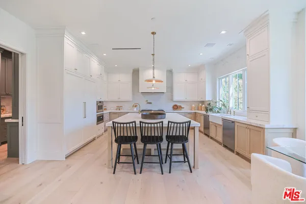 $19,995,000 | 1072 Amalfi Drive, Pacific Palisades, CA 90272